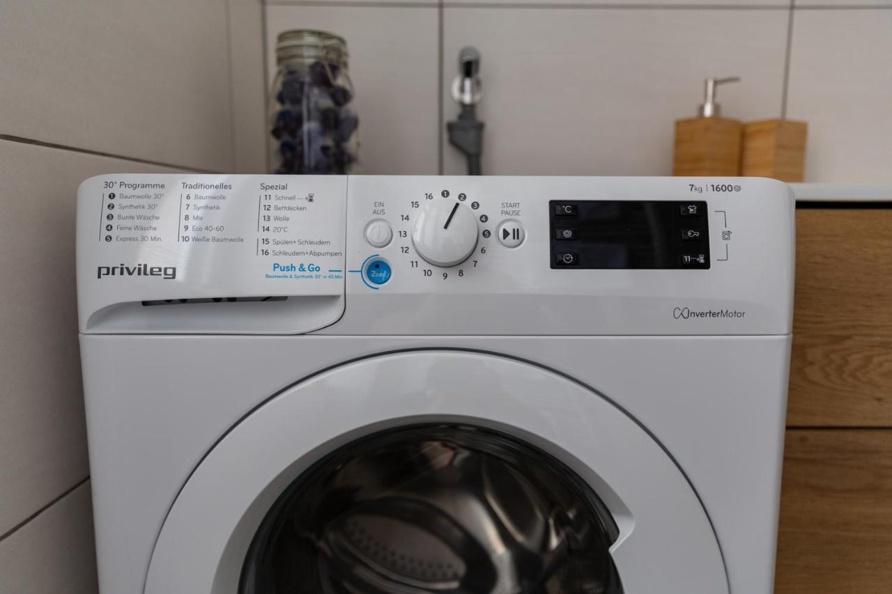 Cozy, Generous - 10 Min To City-centre - Contactless 24h Check-in Apartment Wien